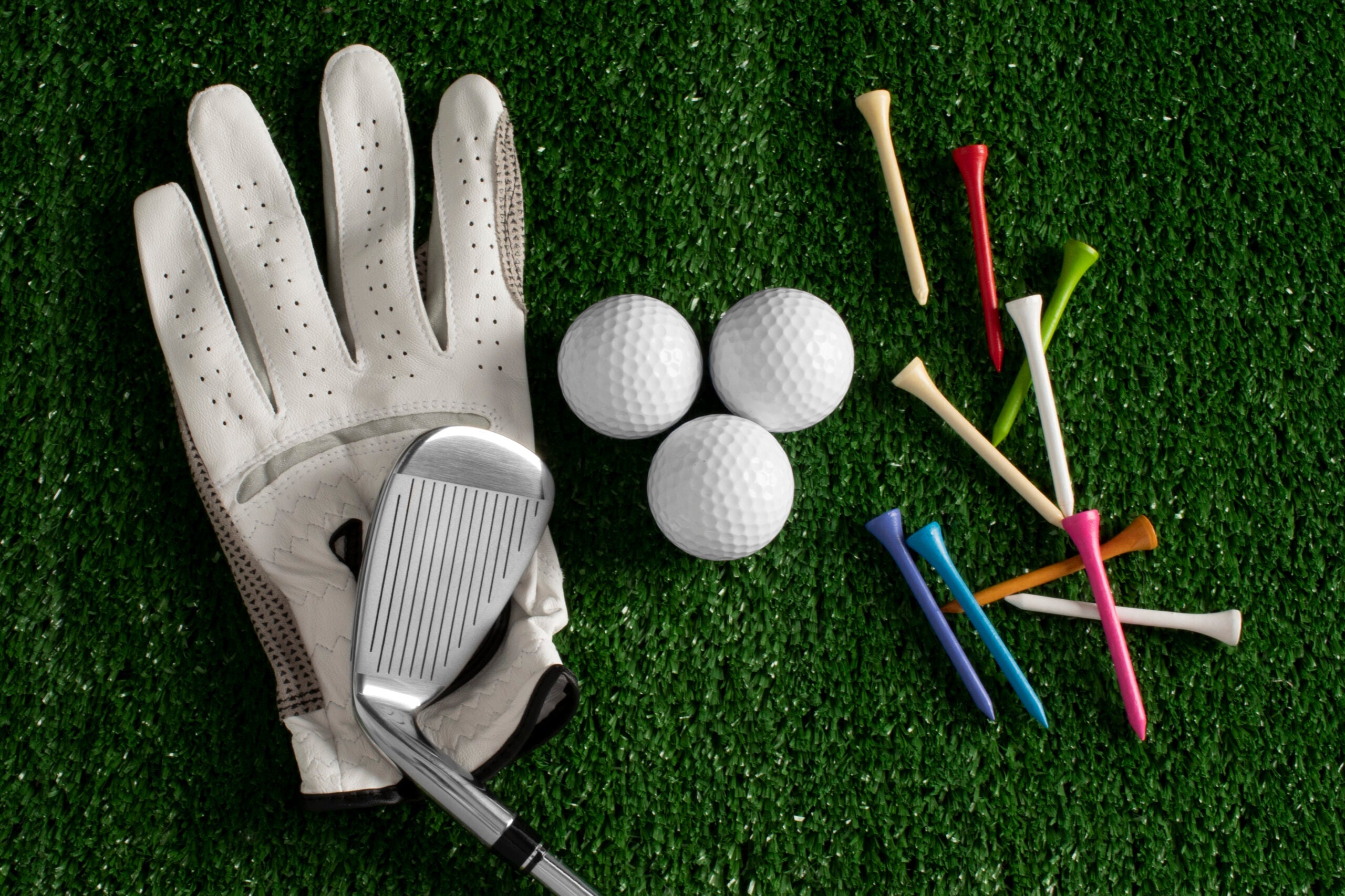 5 Essential Accessories Every Golfer Needs